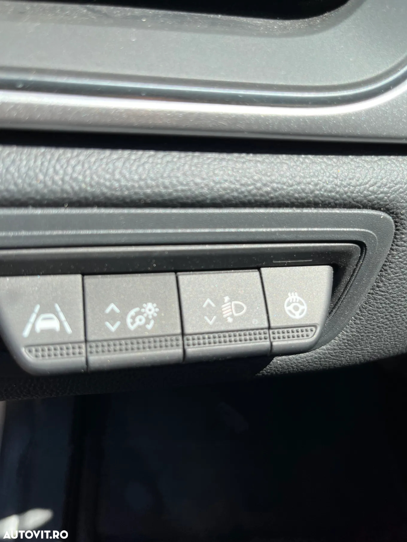 Renault Captur MHEV 140 EDC Techno - 12