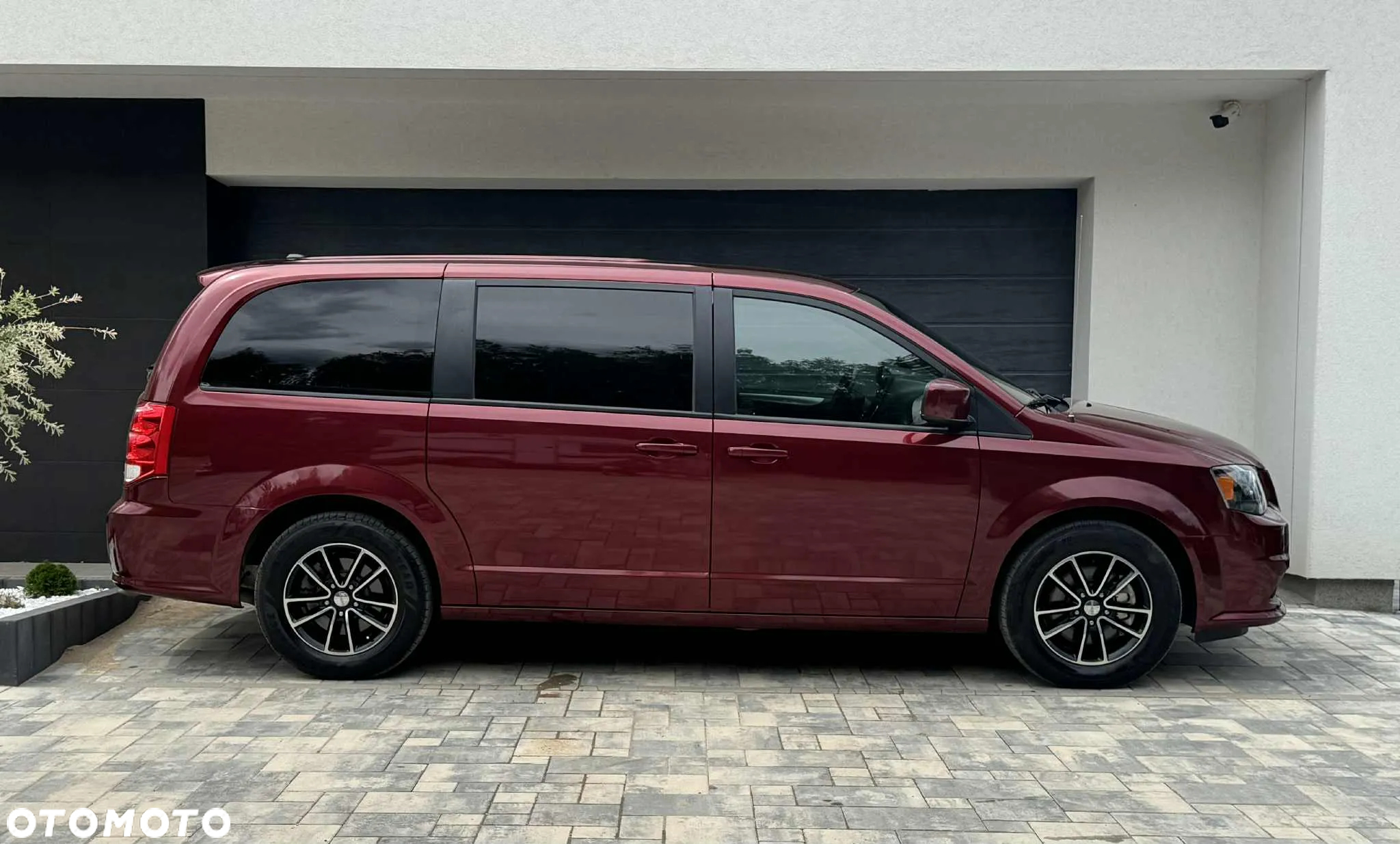 Dodge Grand Caravan - 23