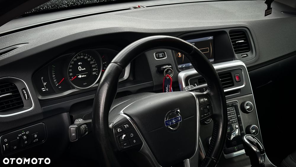 Volvo V60 D3 Summum - 10