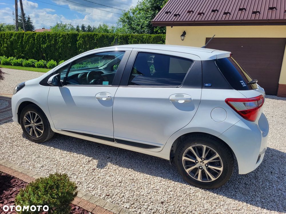Toyota Yaris 1.5 Premium - 4