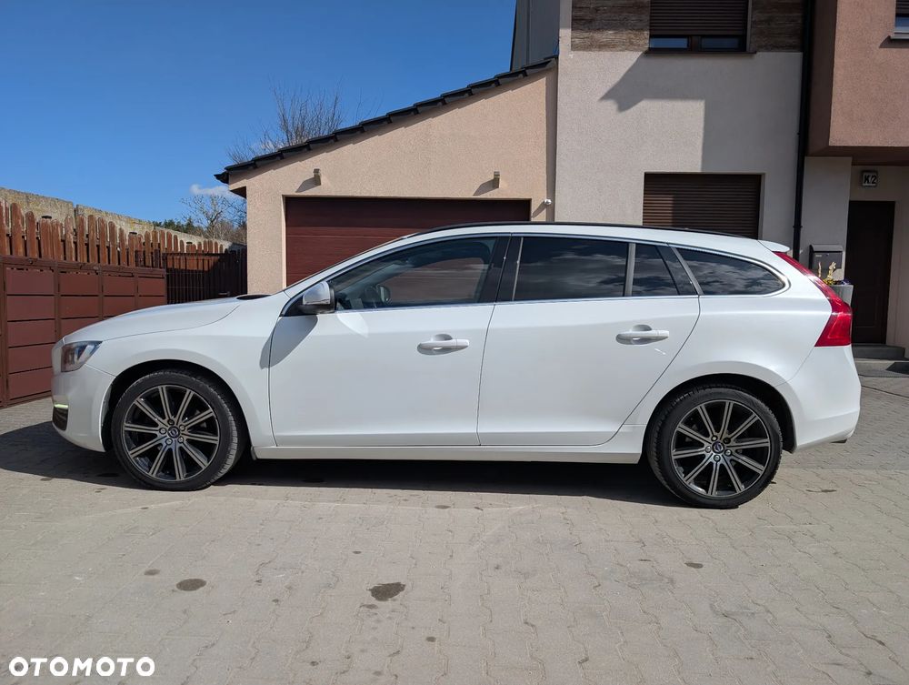 Volvo V60 D3 Geartronic Summum - 3