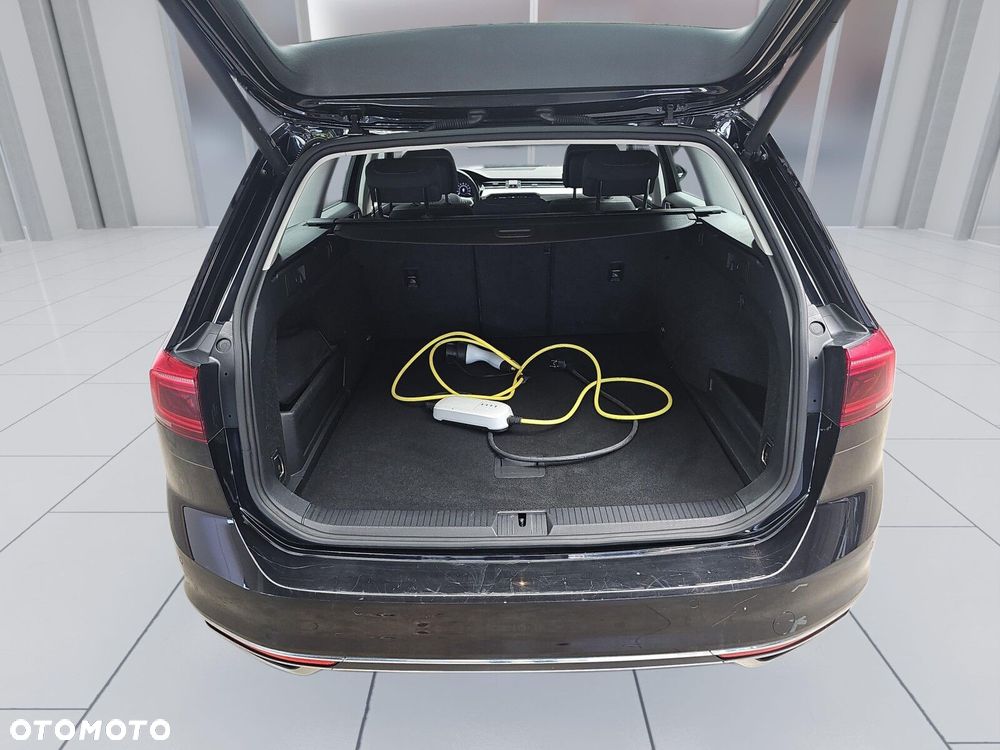 Volkswagen Passat Variant - 17