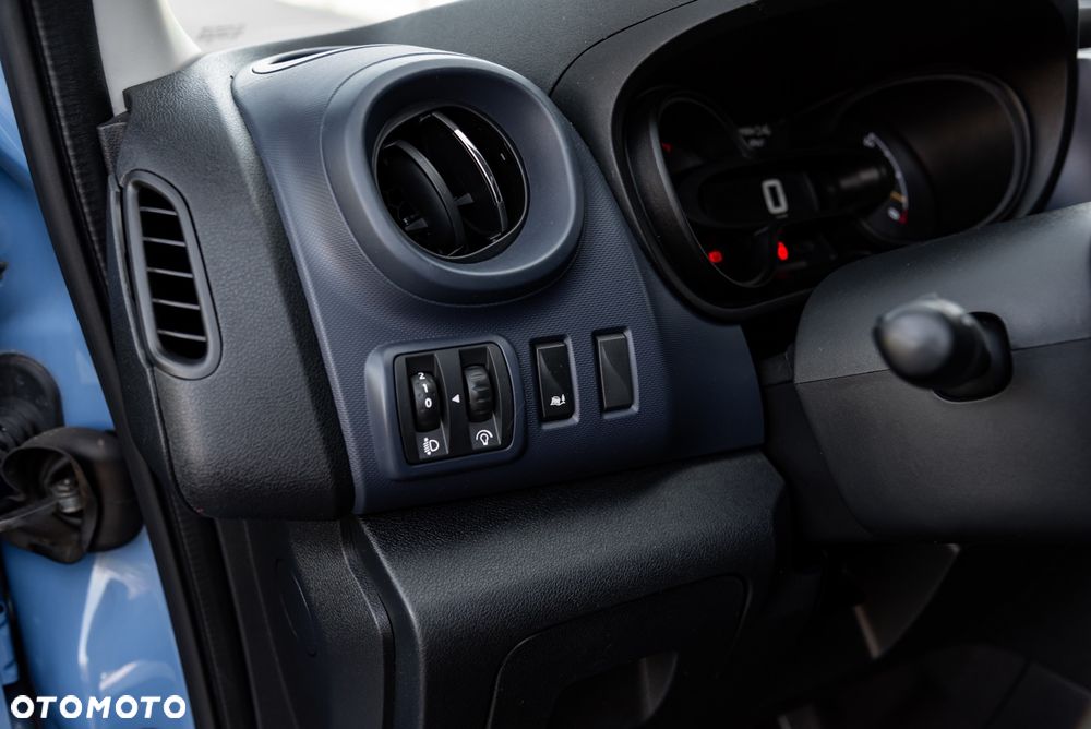 Opel Vivaro - 18