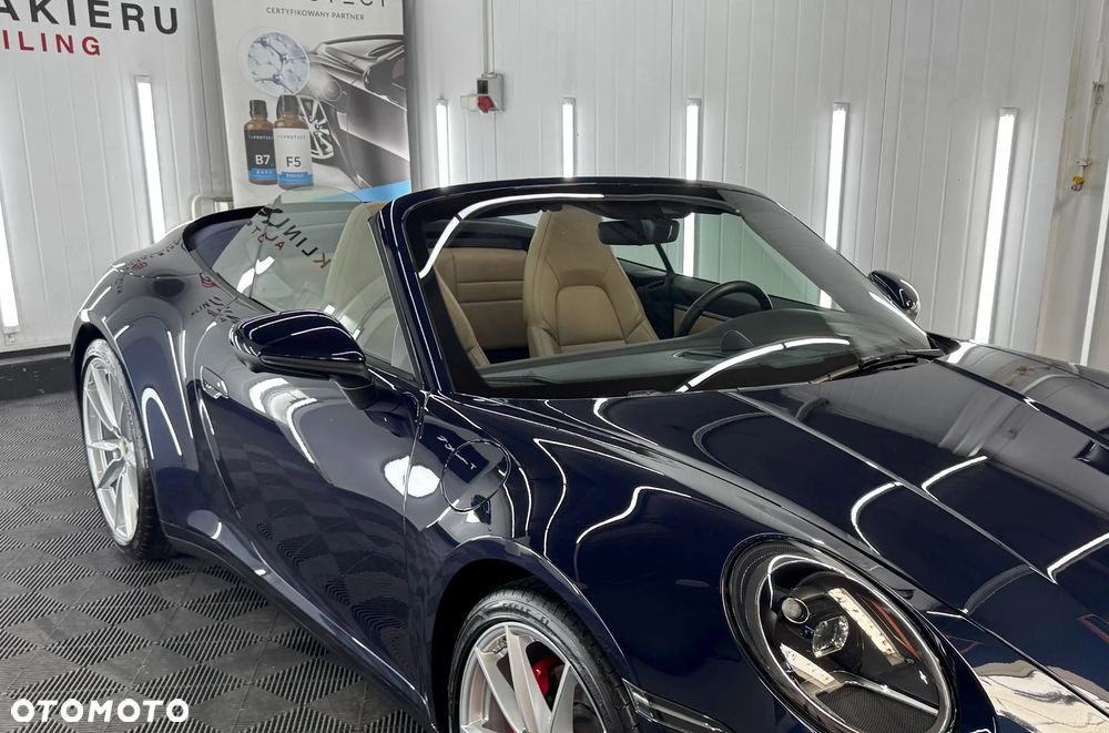 Porsche 911 Carrera Cabriolet PDK - 16