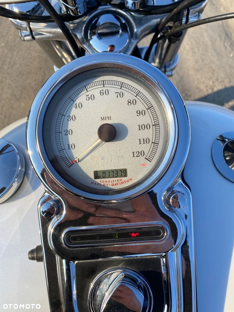 Harley-Davidson Dyna Super Glide - 6