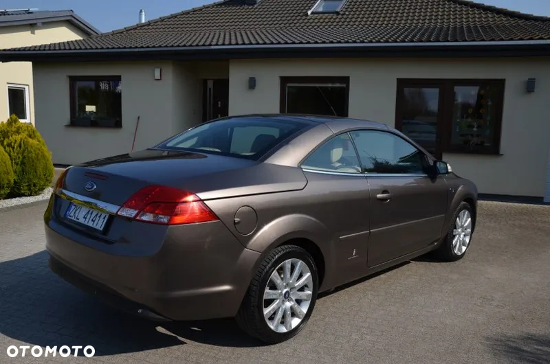 Ford Focus Coupe-Cabriolet 2.0 TDCi DPF Titanium - 4