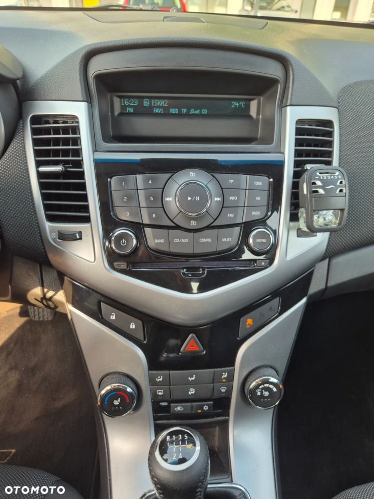 Chevrolet Cruze 1.8 LT - 11
