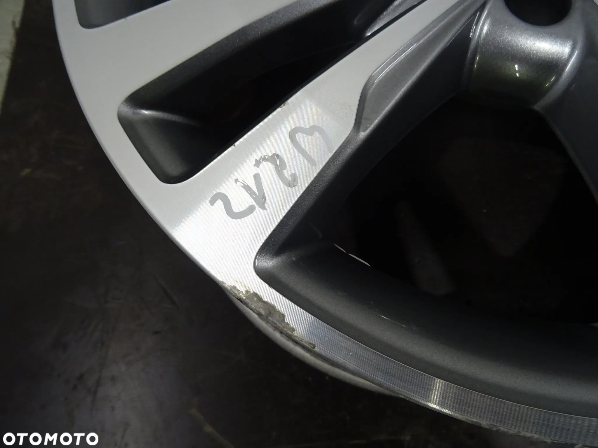 MERCEDES W212 LIFT FELGI ALUMINIOWE ALUFELGI 5X112 R17 8J ET48 TPMS - 4