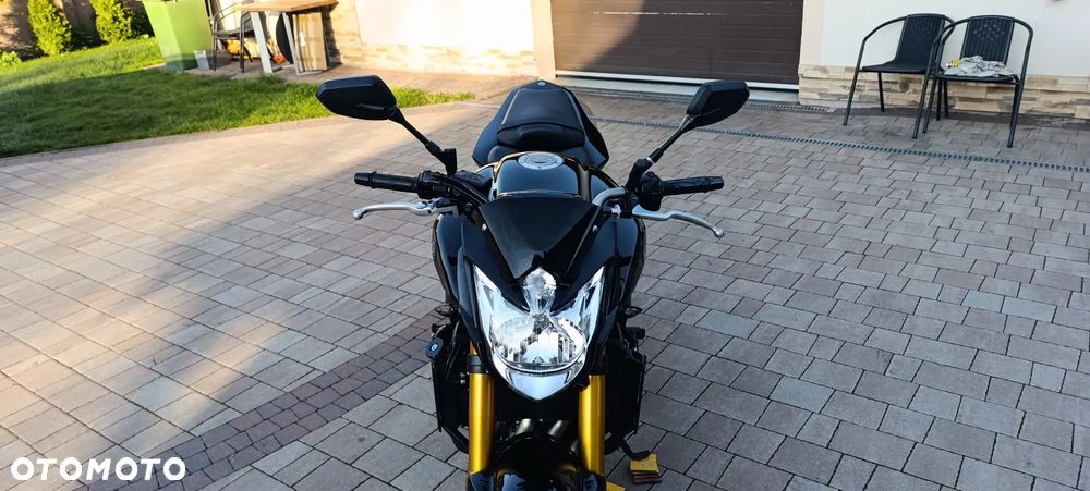 Yamaha FZ8 - 9