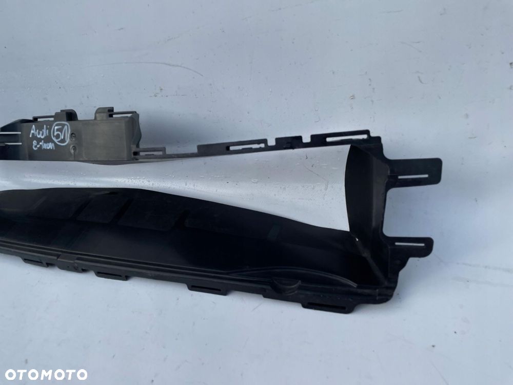 KIEROWNICA POWIETRZA WLOT AUDI E- TRON 4KE121285 - 4