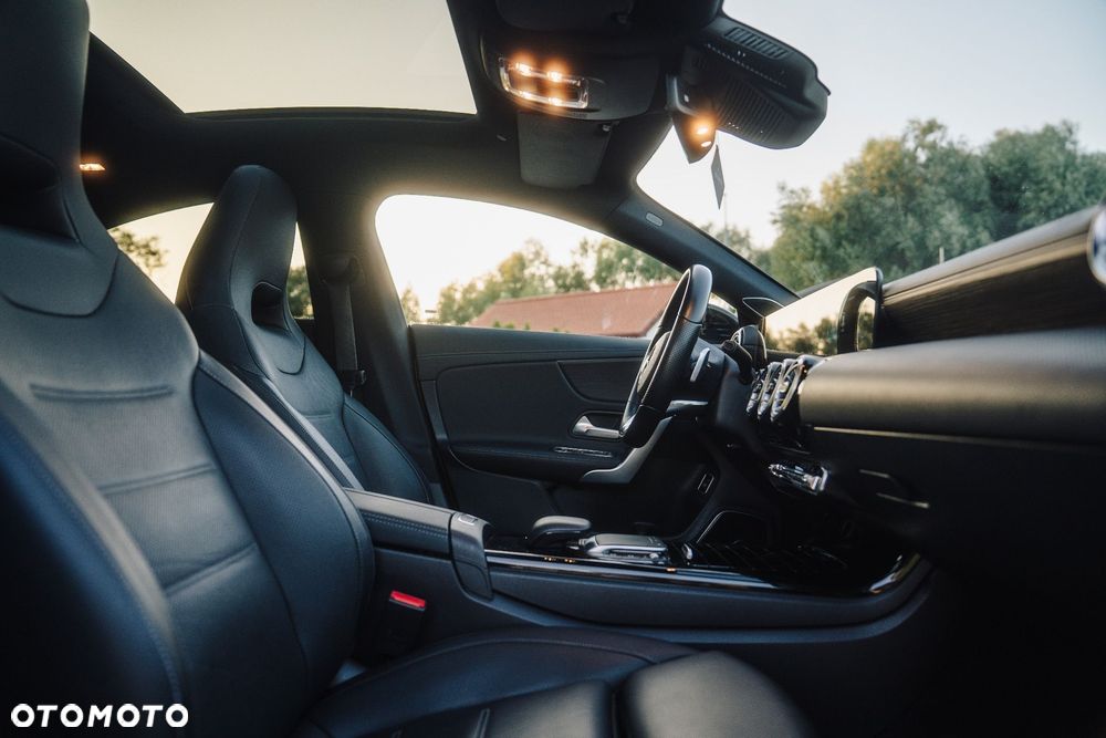 Mercedes-Benz CLA 250 4-Matic AMG Line 7G-DCT - 18