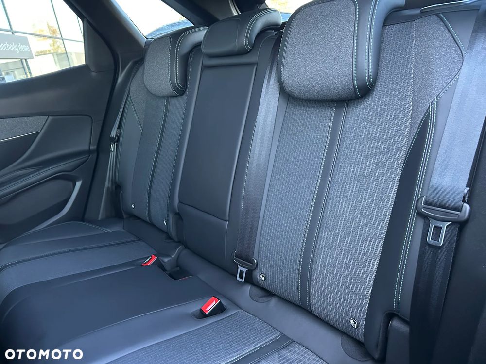 Peugeot 3008 1.5 BlueHDi Allure Pack S&S EAT8 - 17