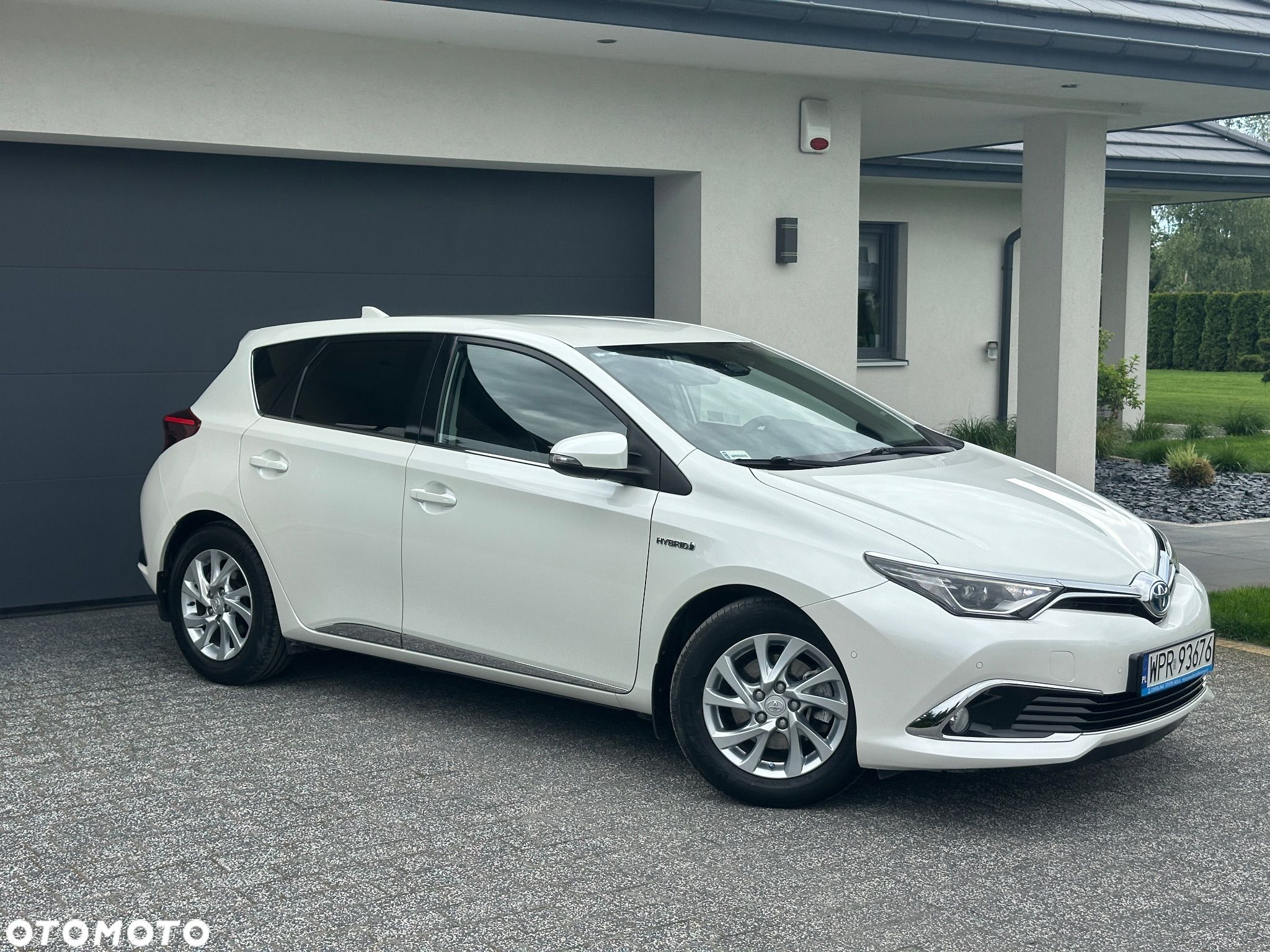 Toyota Auris Hybrid 135 Premium - 1