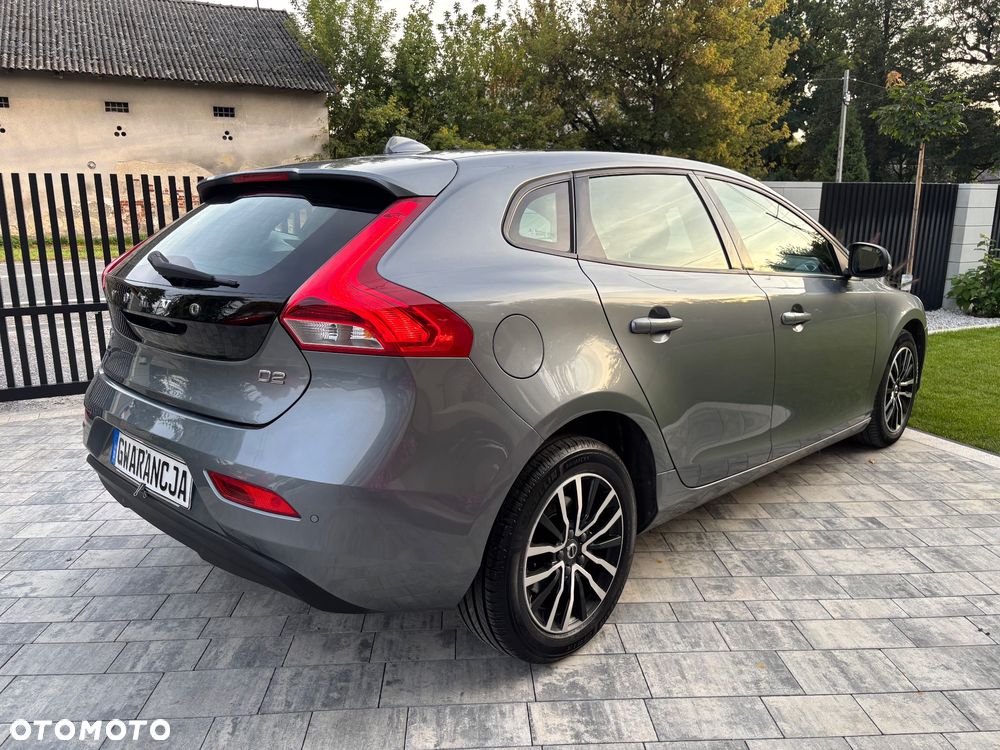 Volvo V40 D2 - 10