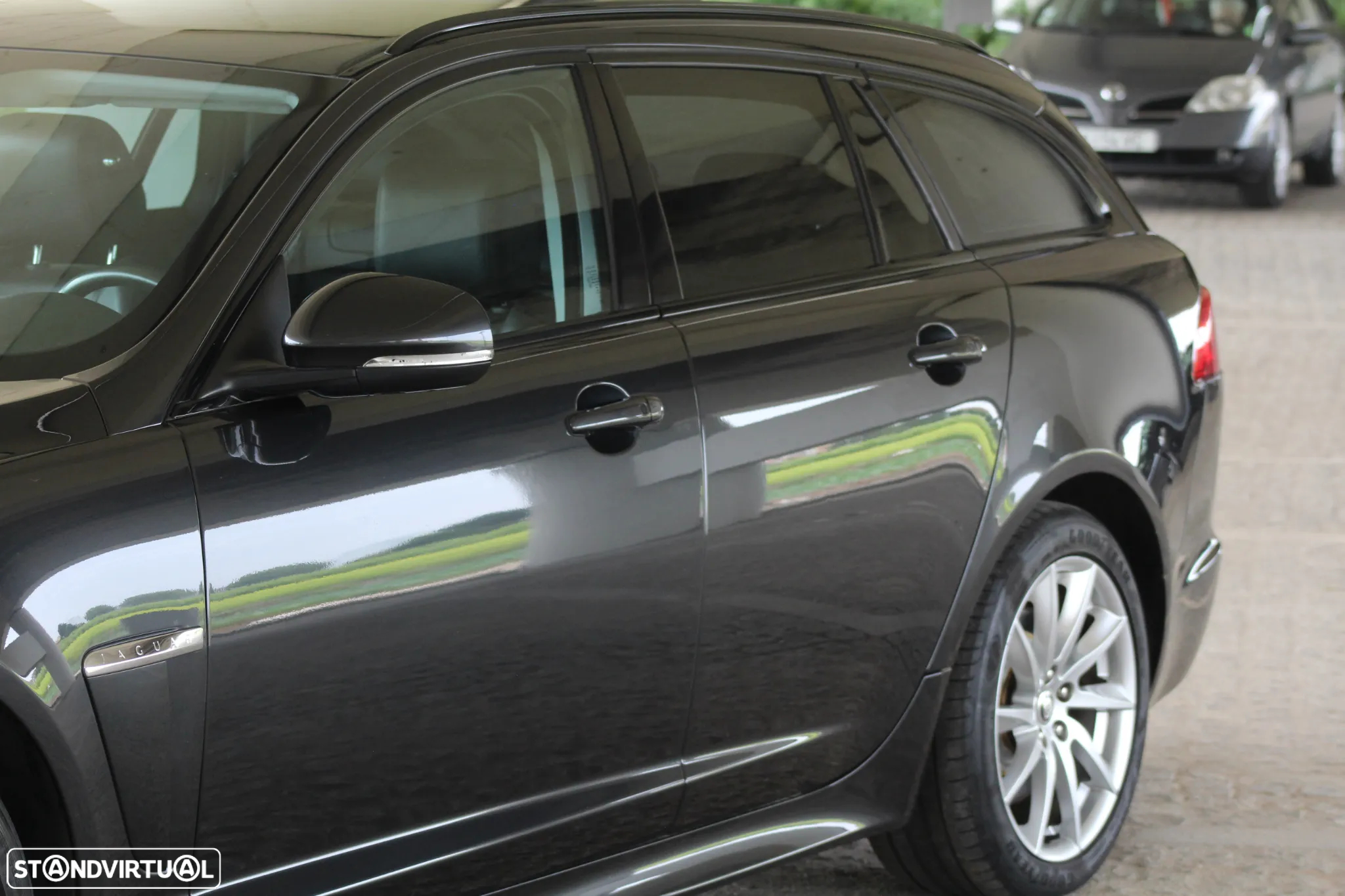 Jaguar XF Sportbrake 2.2 D R-Sport - 12