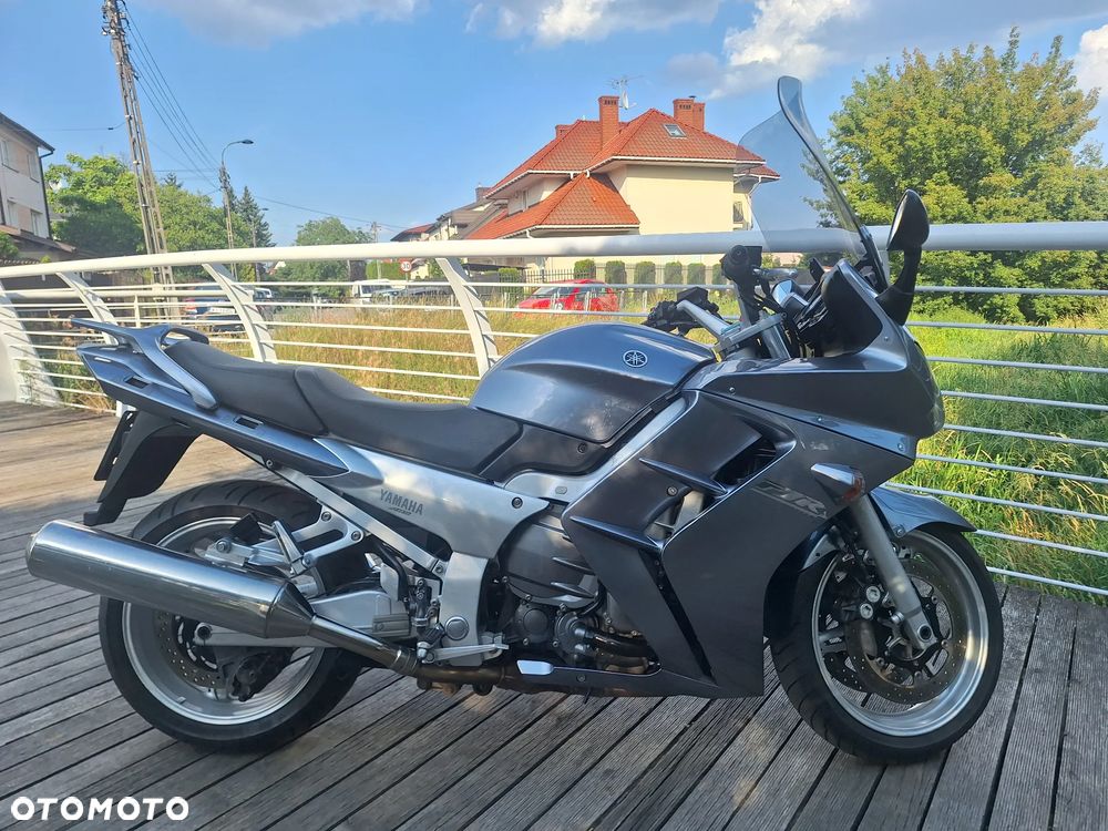Yamaha FJR - 2