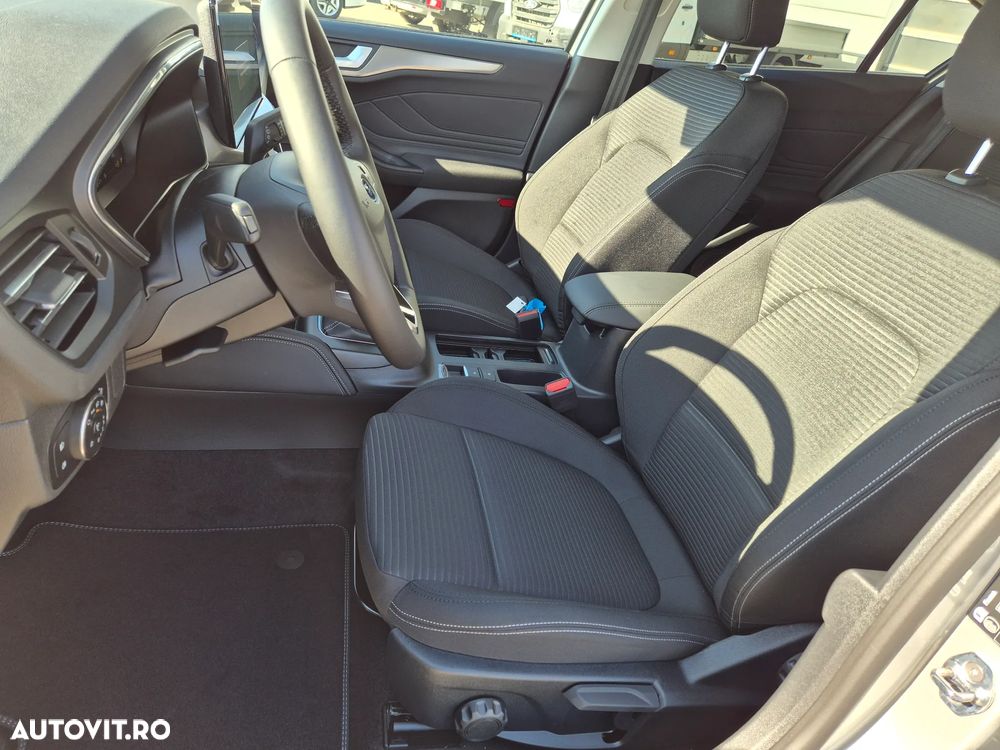 Ford Focus 1.0 EcoBoost 6MT MHEV Titanium X - 18