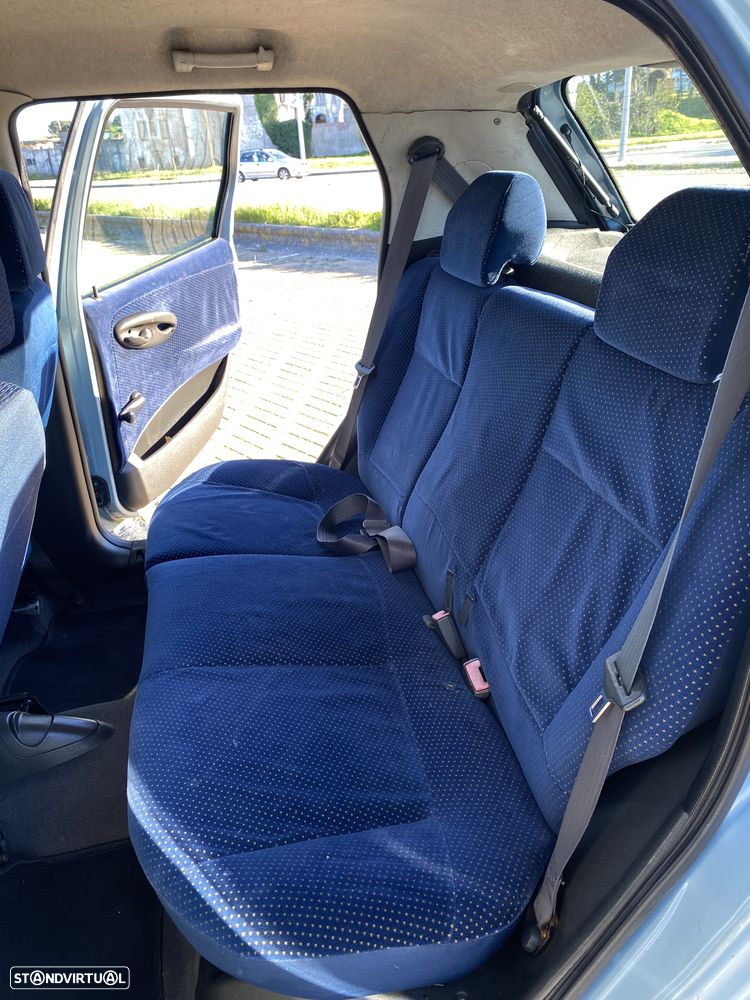 Fiat Punto 1.2 16V HLX - 13