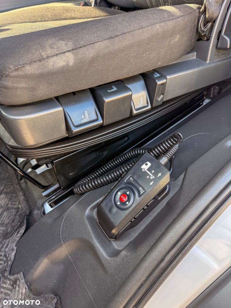 Mercedes-Benz Mercedes Atego 1624 | EURO 6 | Automat | Chłodnia Lamberet | Winda 1500 kg | TYLKO 296 tys. km | SERWIS ASO | SUPER STAN | ŚCIANA GRODZIOWA | - 27