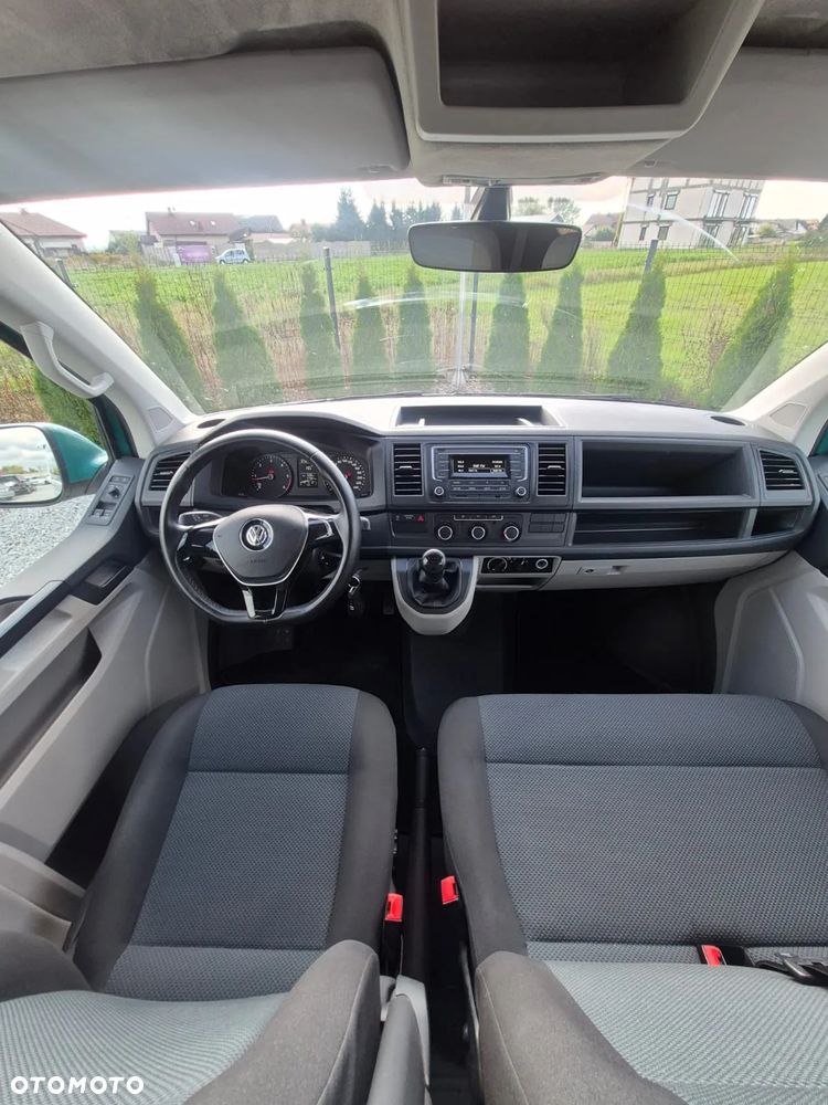 Volkswagen Caravelle - 20