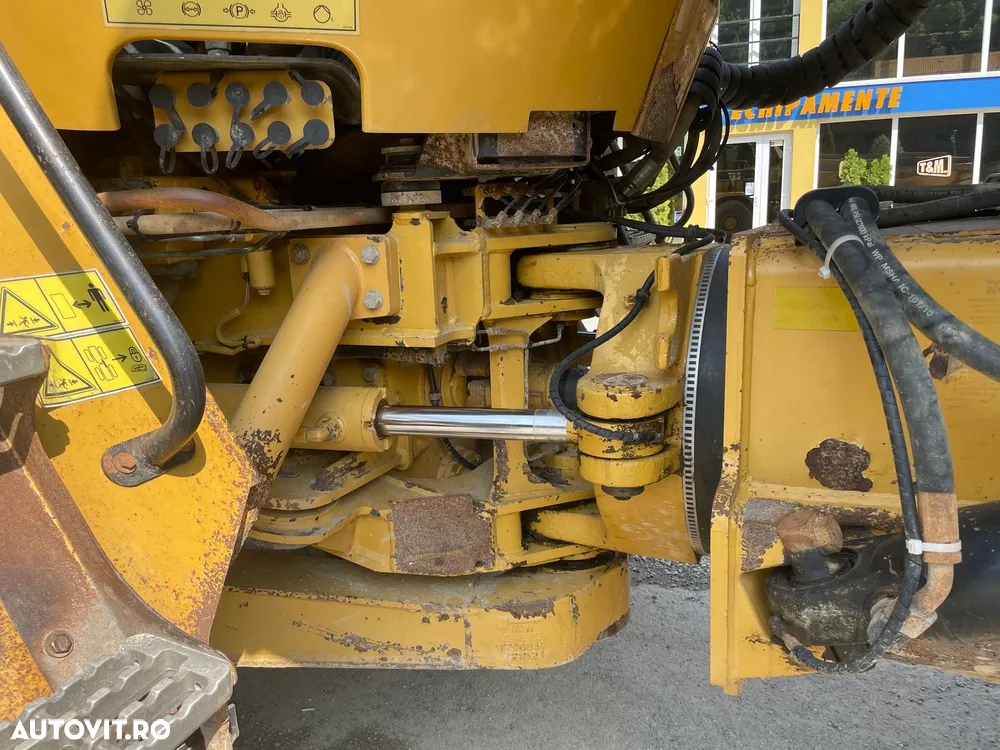 Caterpillar 725 - 18