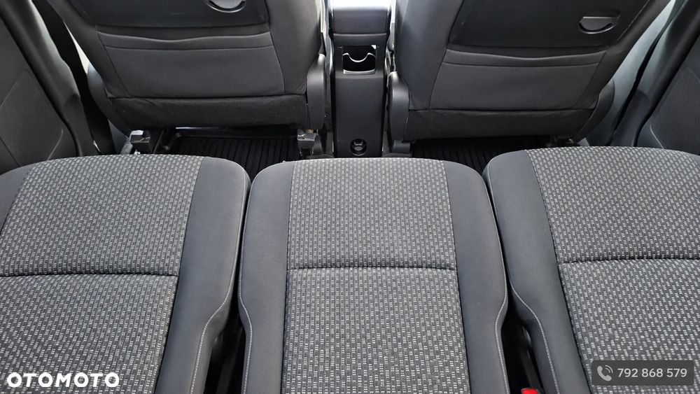 Toyota Verso - 32