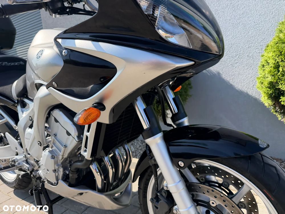 Yamaha FZ - 11