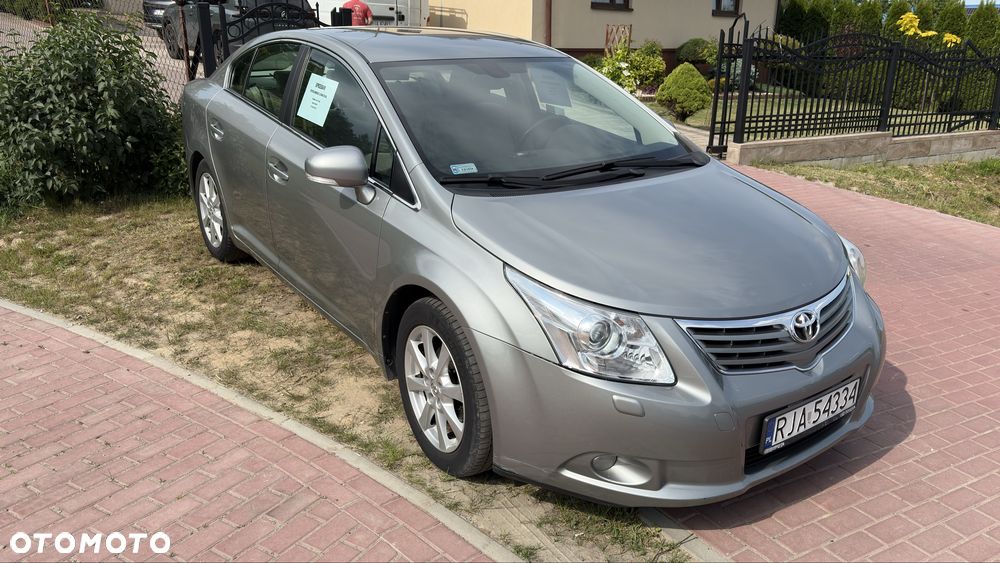 Toyota Avensis - 2