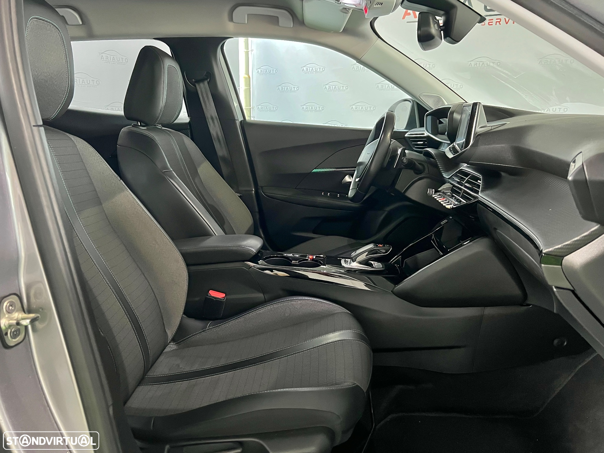 Peugeot 2008 BlueHDi 130 EAT8 Allure - 6