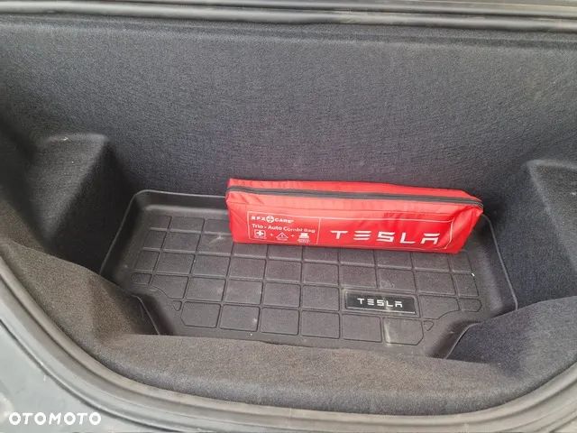 Tesla Model S 90 D - 6