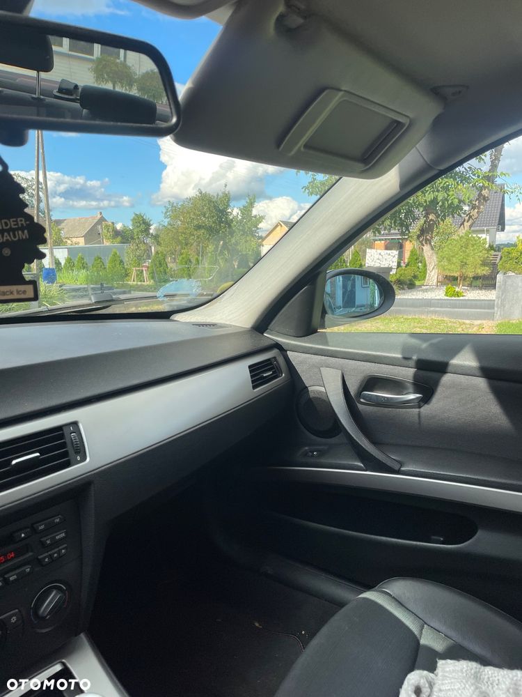 BMW Seria 3 320i - 12