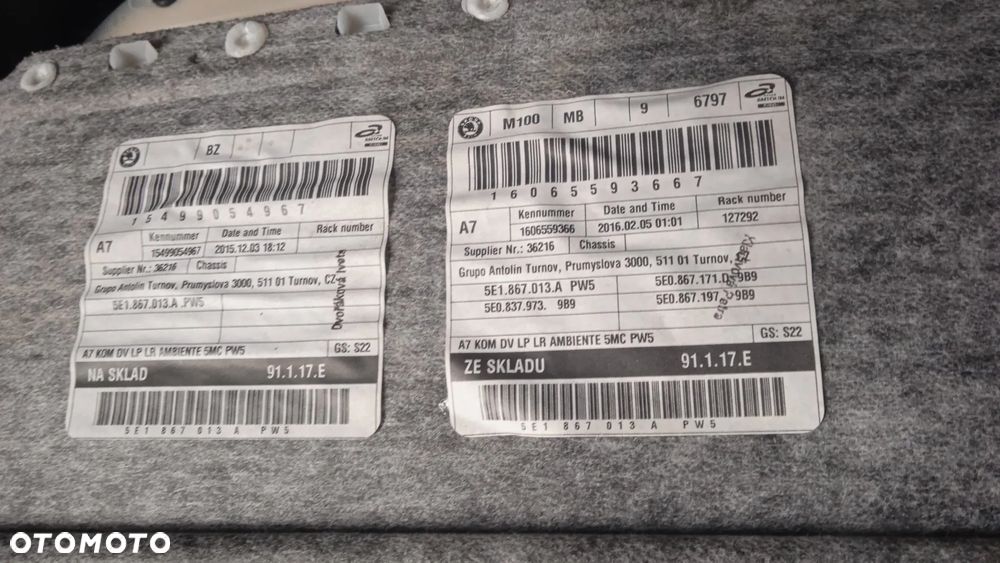 Boczek drzwi lewy przód Skoda Octavia III - 4