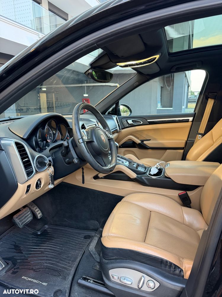 Porsche Cayenne - 26