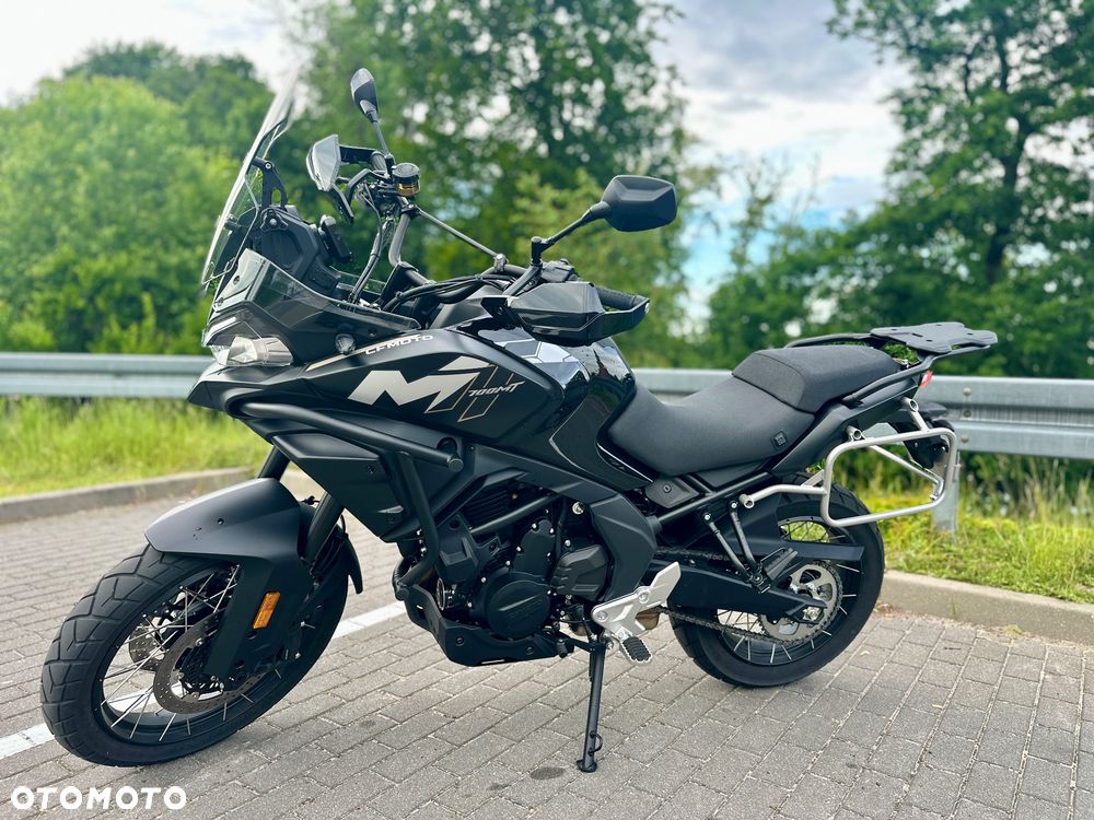 CFMoto 700MT - 2
