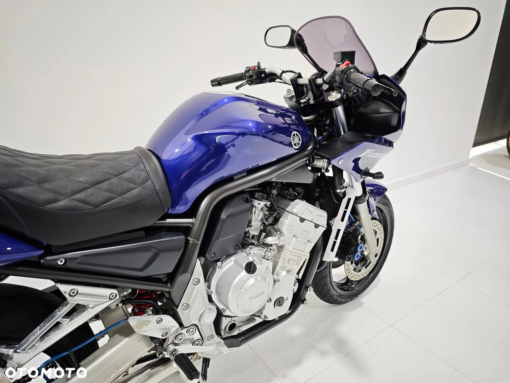 Yamaha FZS - 10