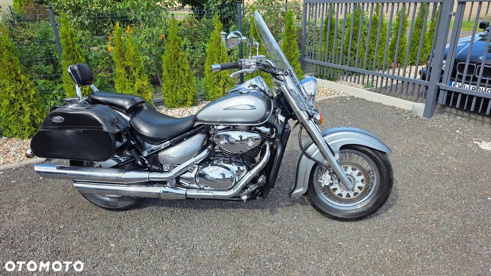 Suzuki Intruder - 1