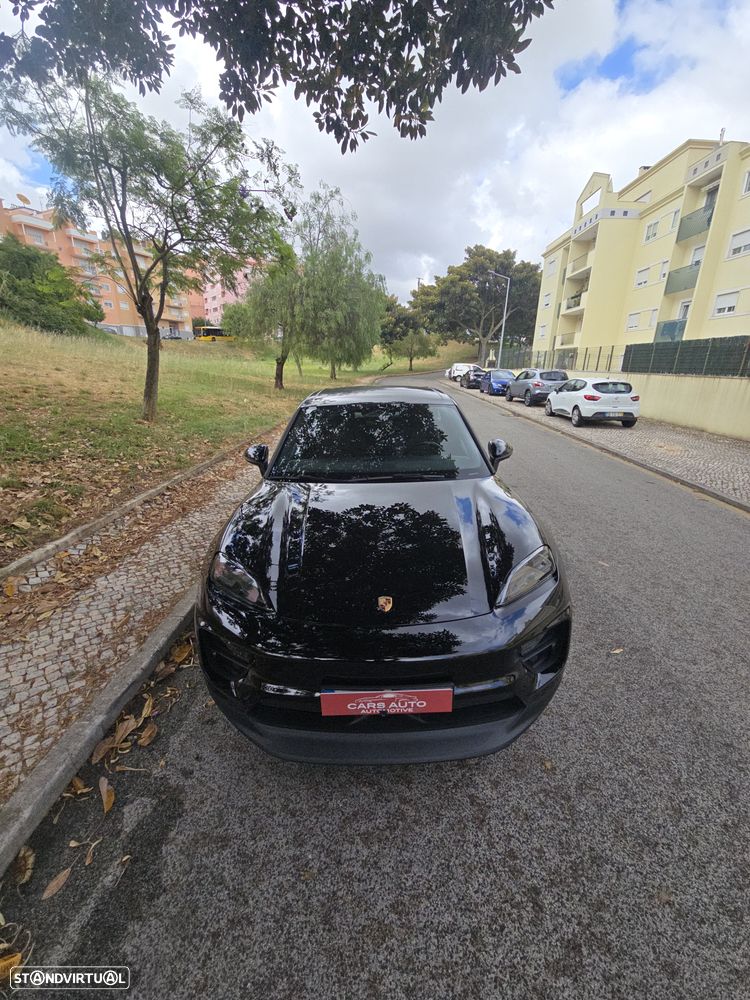 Porsche Macan Electric - 32