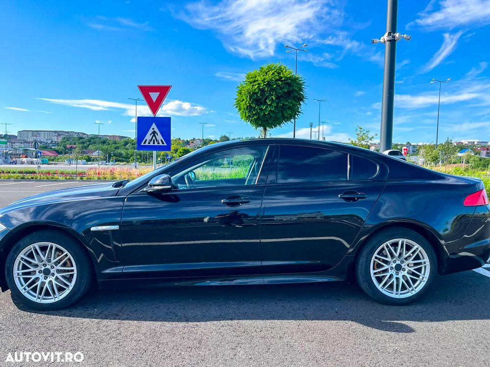 Jaguar XF 2.2D Premium Luxury - 12