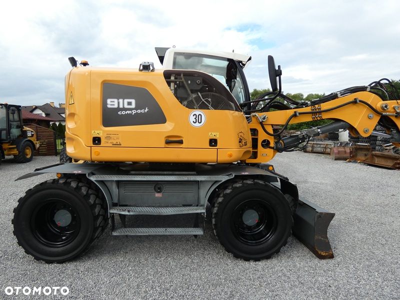 Liebherr A910 Compact ze Szwecji / ROTOTILT ZE SZCZYPCAMI / Super Stan / - 40