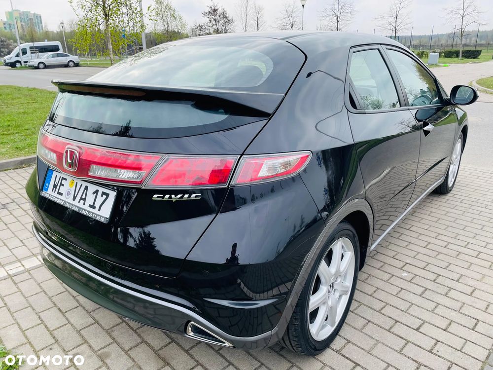 Honda Civic 1.4 i-VTEC Sport Black Edition - 3