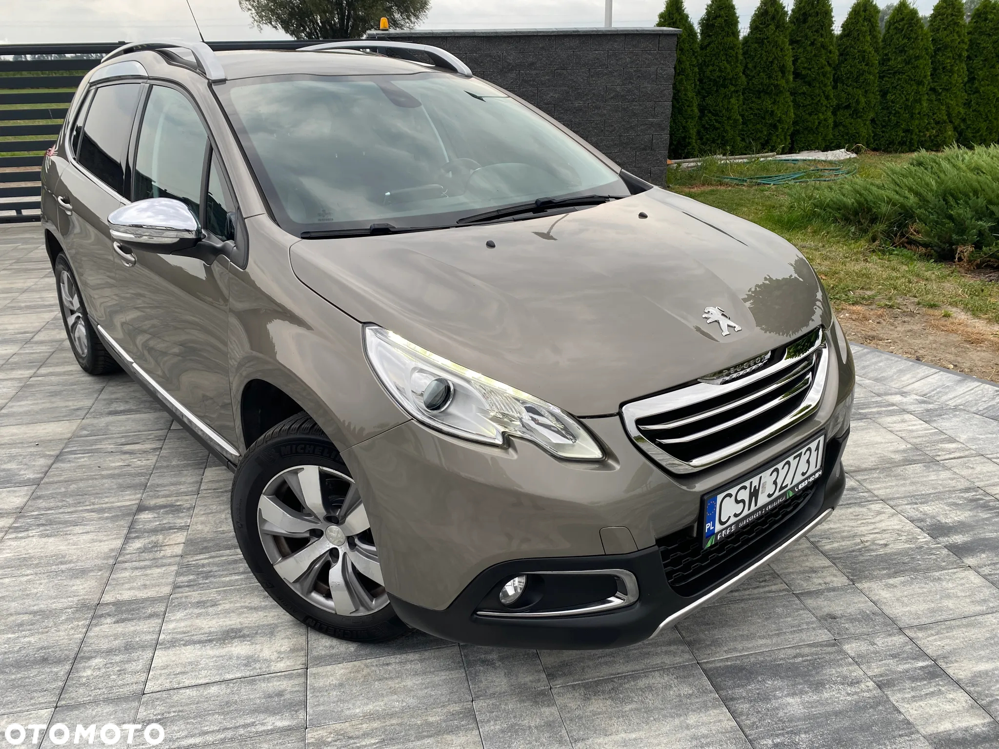Peugeot 2008 1.2 Pure Tech Allure S&S - 13