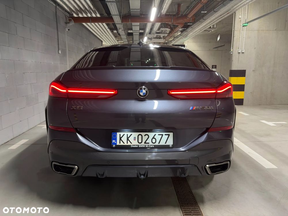 BMW X6 M50i - 10