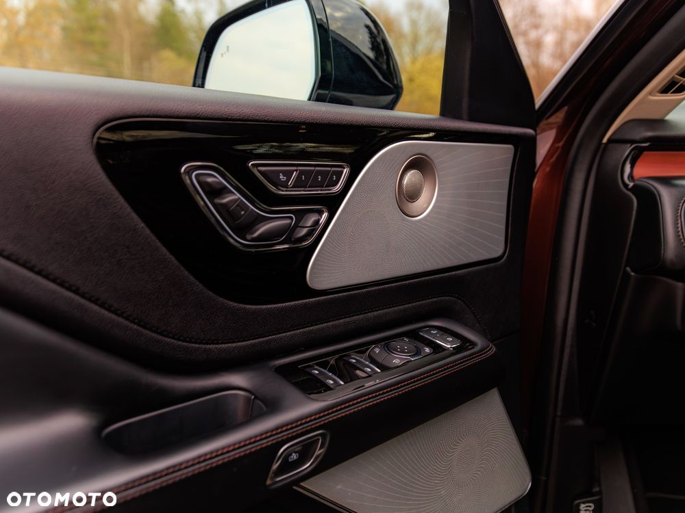 Lincoln Aviator - 14