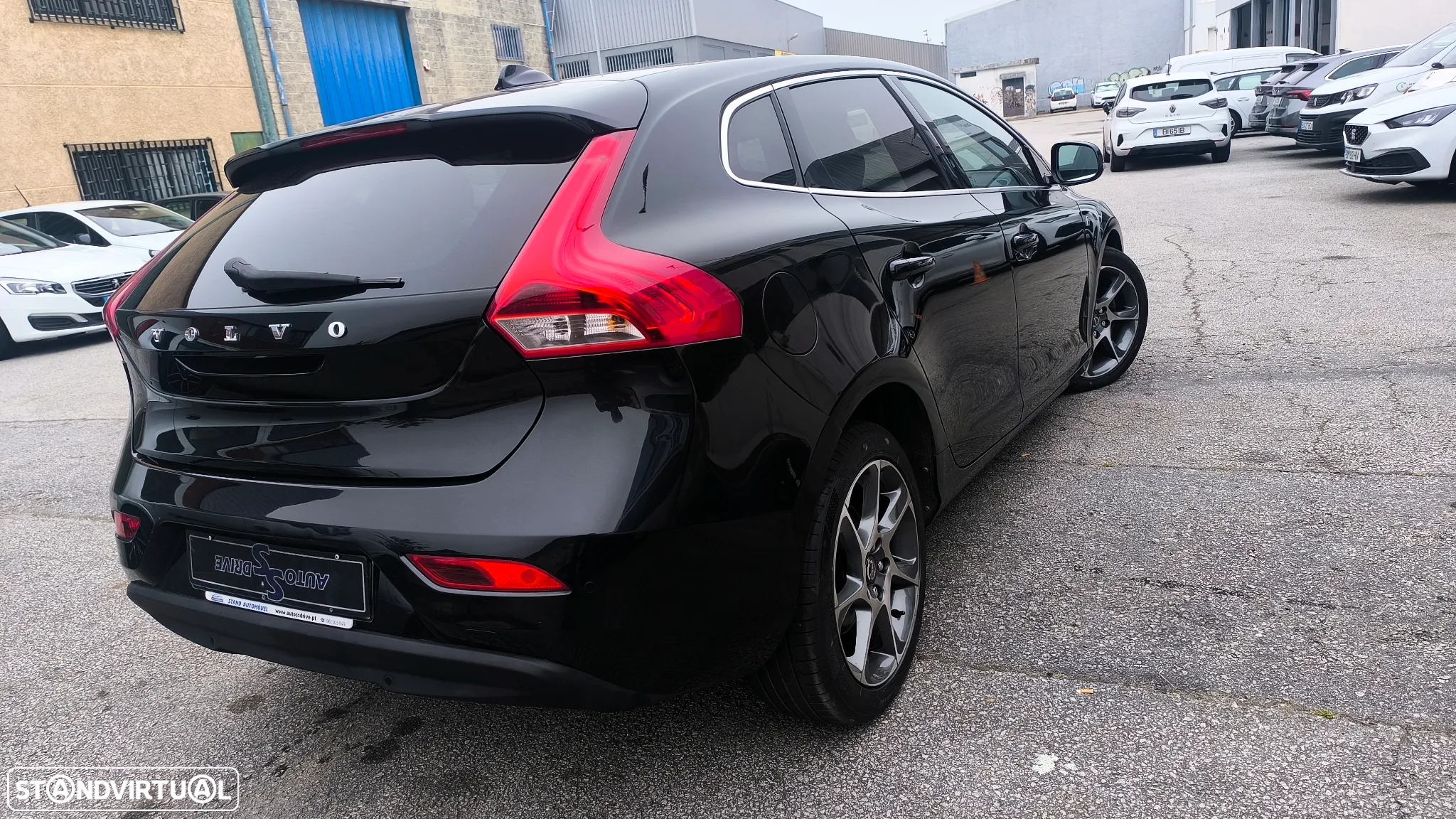 Volvo V40 1.6 D2 VOR Powershift - 12