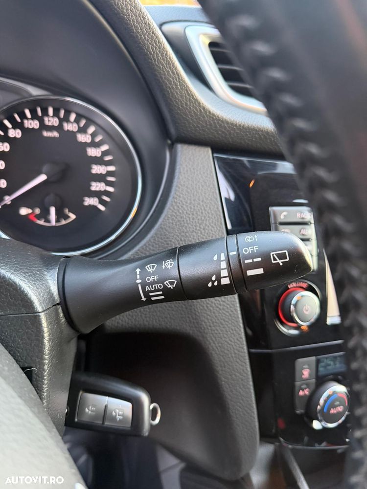 Nissan Qashqai 1.6 DCI Xtronic ACENTA - 16