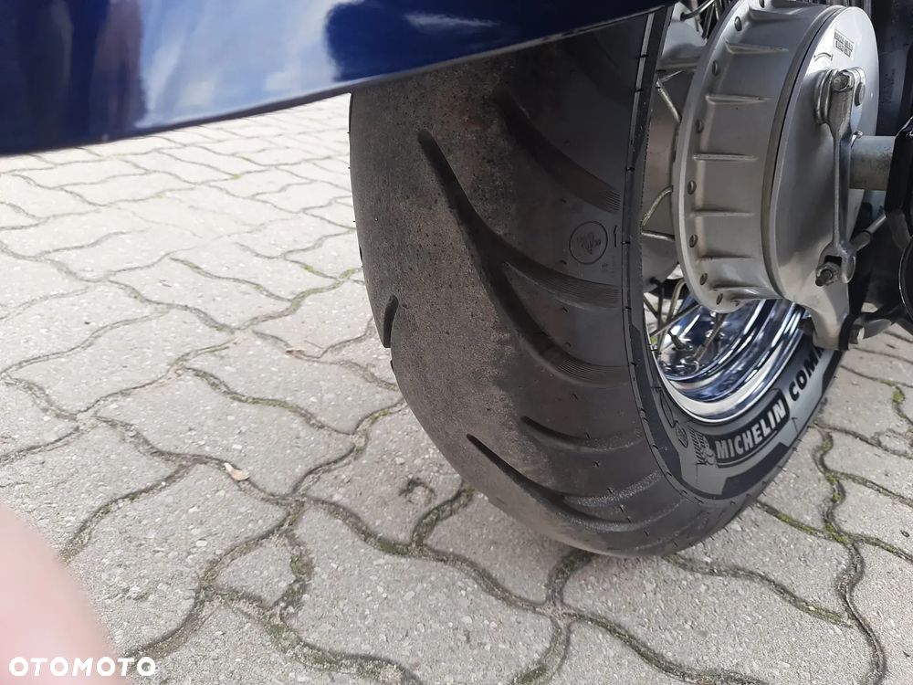 Suzuki Intruder - 13