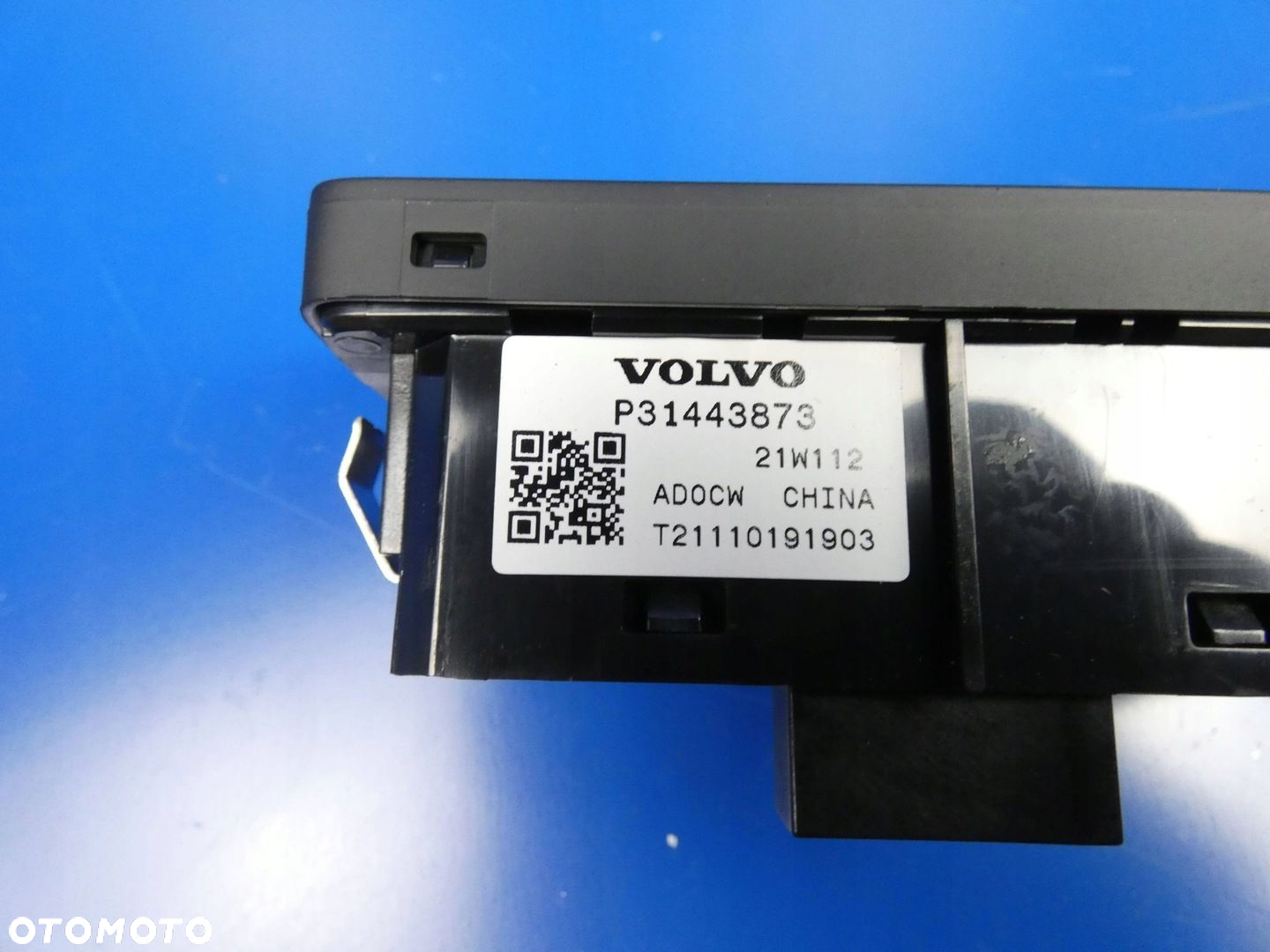 VOLVO XC90 II PRZYCISK OTWIERANIA KLAPY BAGAŻNIKA - 3