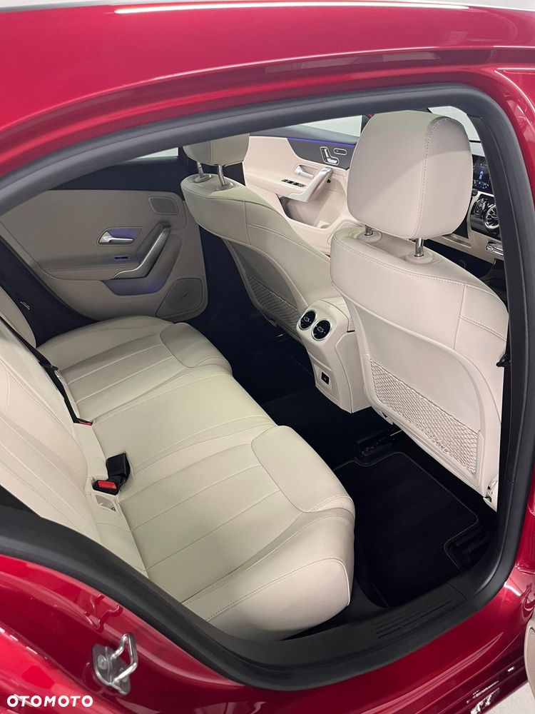 Mercedes-Benz Klasa A 220 4-Matic Progressive 7G-DCT - 15