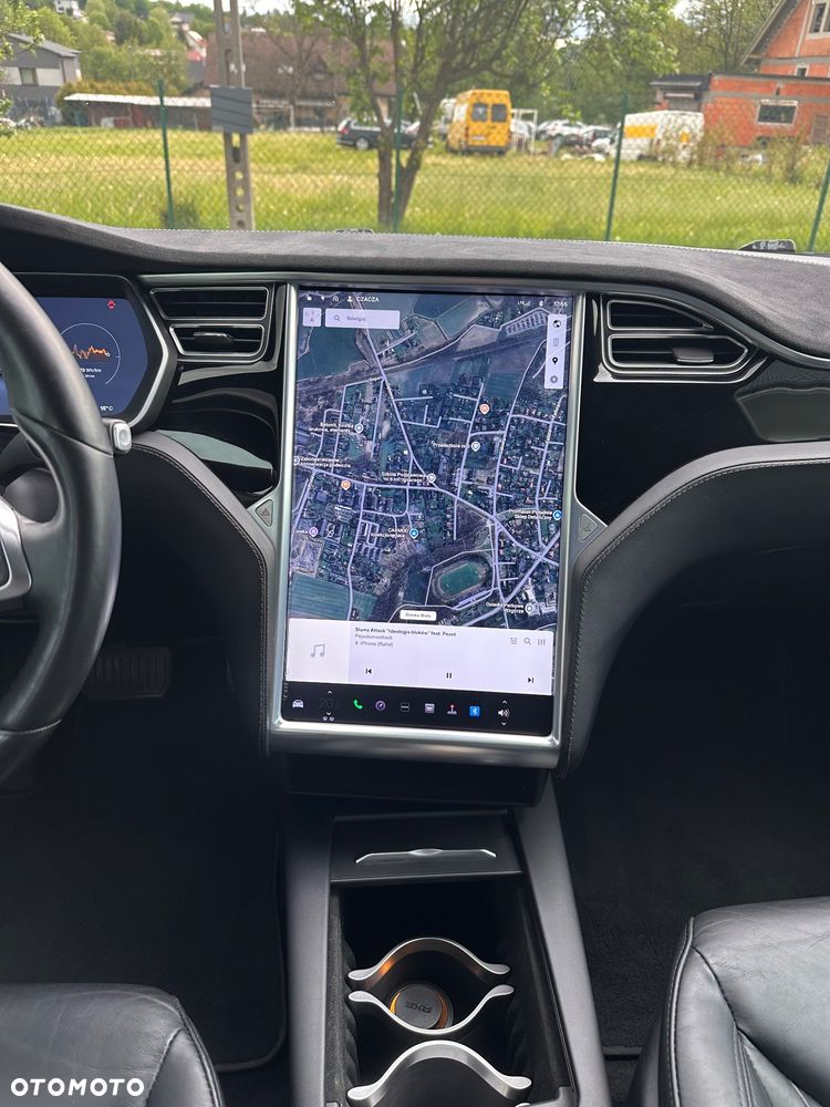 Tesla Model S - 23