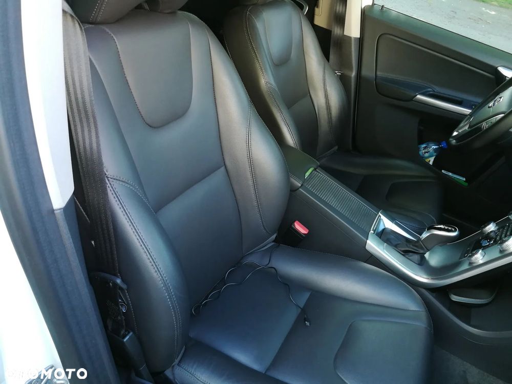 Volvo XC 60 D3 Drive-E Summum - 6